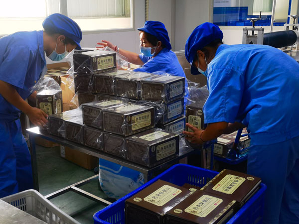 找膏藥代加工廠做加工貼牌和自己制作膏藥有什么區(qū)別？